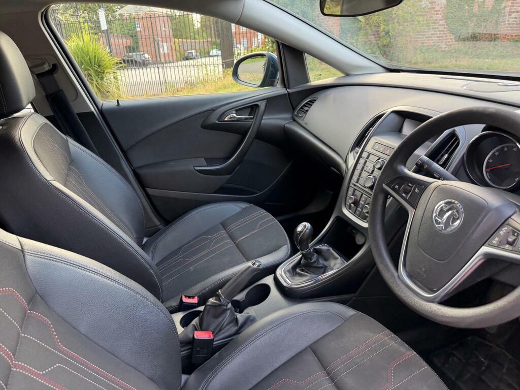Vauxhall Astra 1.4 16V Exclusiv Euro 5 Blue #17