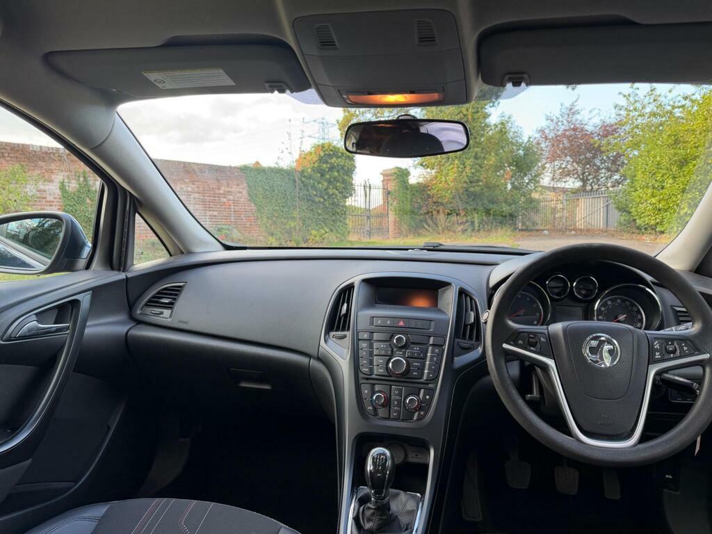 Vauxhall Astra 1.4 16V Exclusiv Euro 5 Blue #21