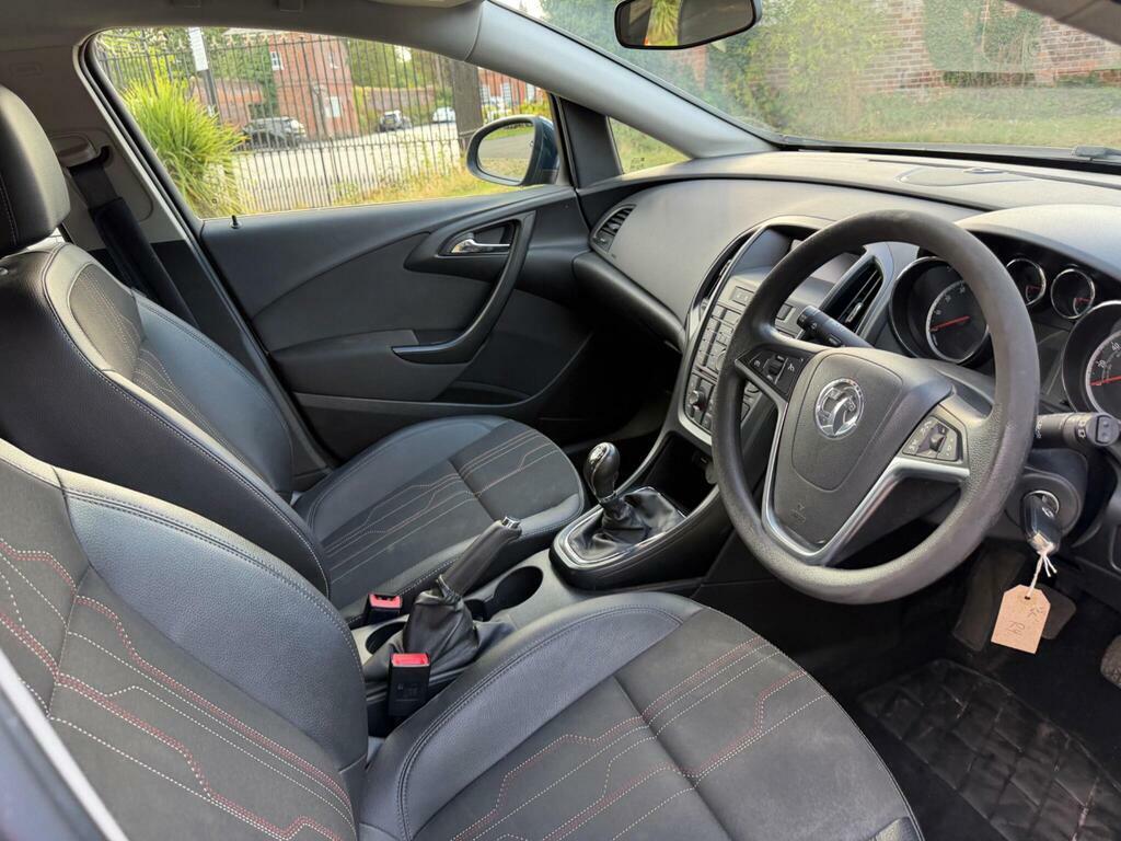Vauxhall Astra 1.4 16V Exclusiv Euro 5 Blue #14