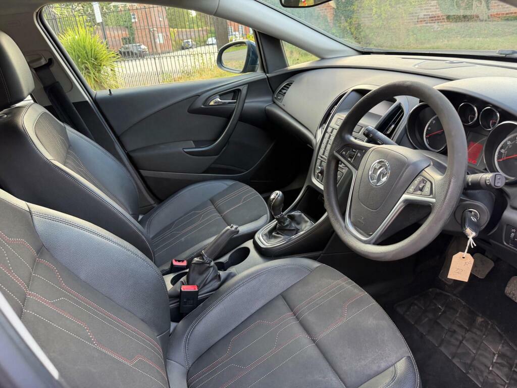 Vauxhall Astra 1.4 16V Exclusiv Euro 5 Blue #13