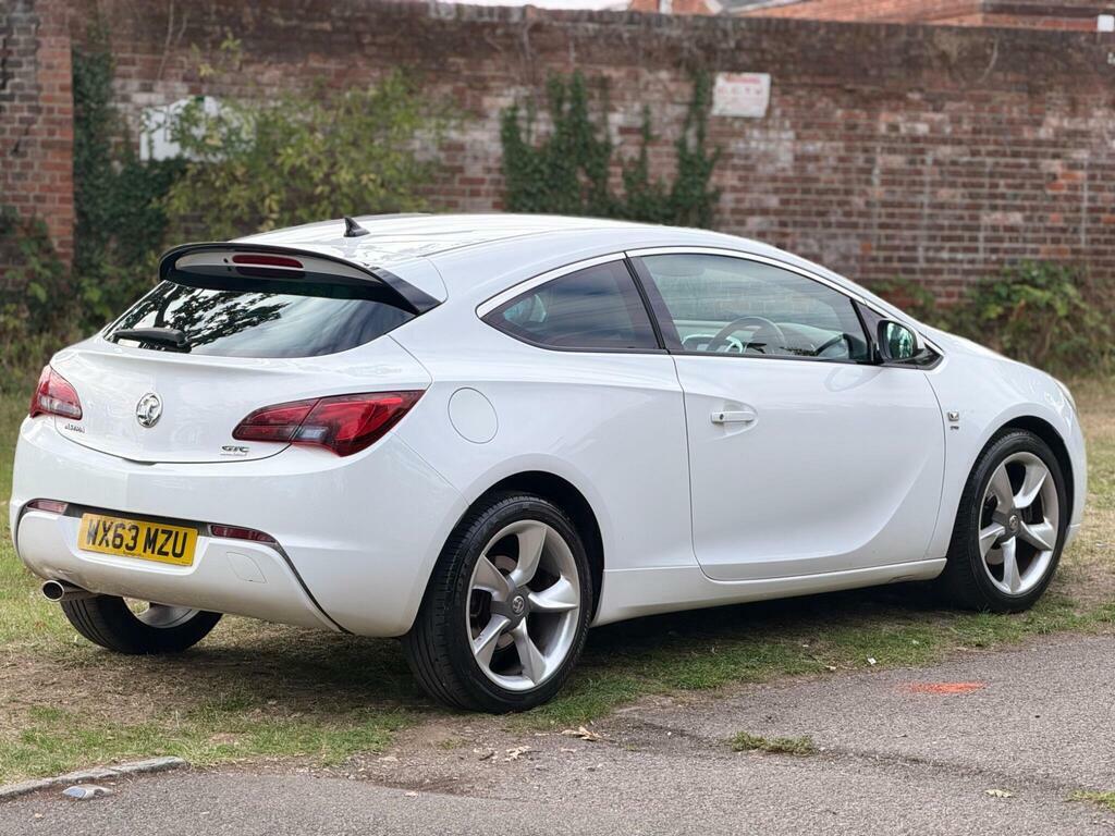 Vauxhall Astra GTC Gtc 2.0T Vxr White #12