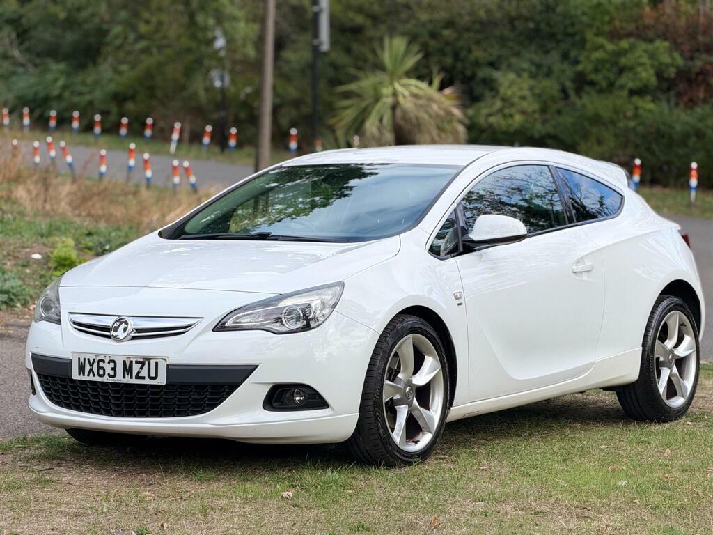 Vauxhall Astra GTC 1.4T Sri Euro 5 S S White #5