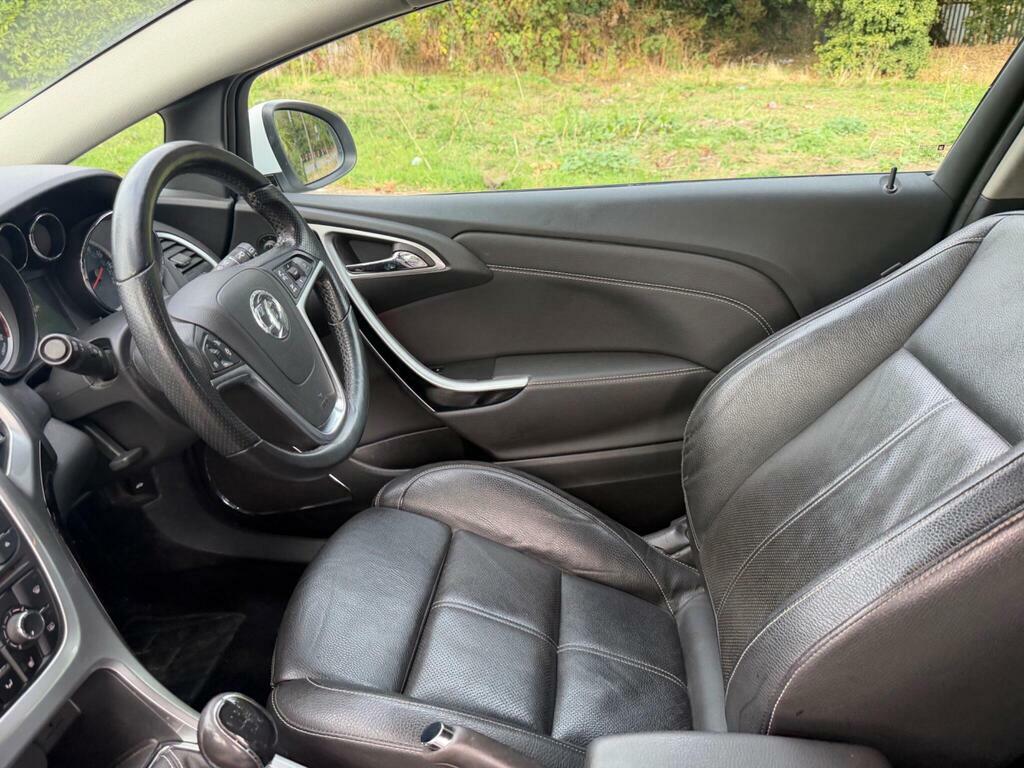 Vauxhall Astra GTC Gtc 2.0T Vxr White #31