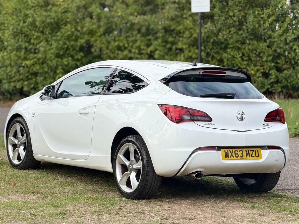 Vauxhall Astra GTC Gtc 2.0T Vxr White #8