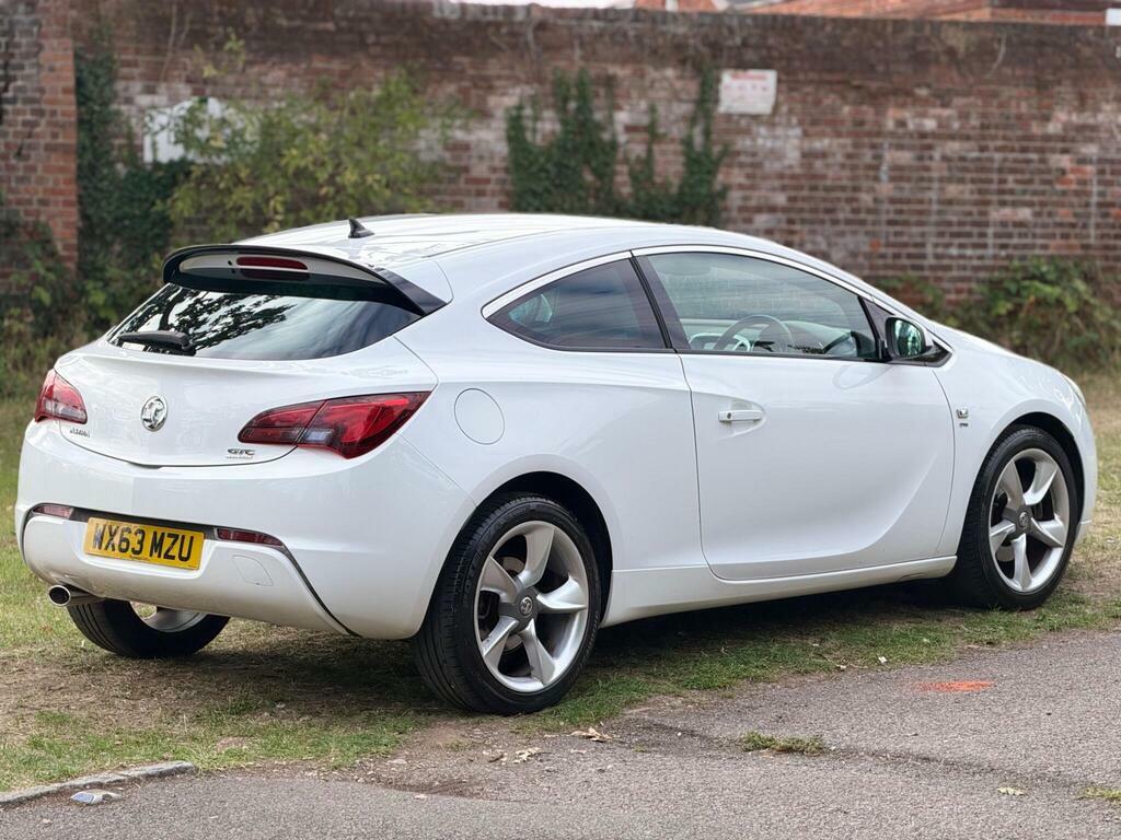 Vauxhall Astra GTC Gtc 2.0T Vxr White #11