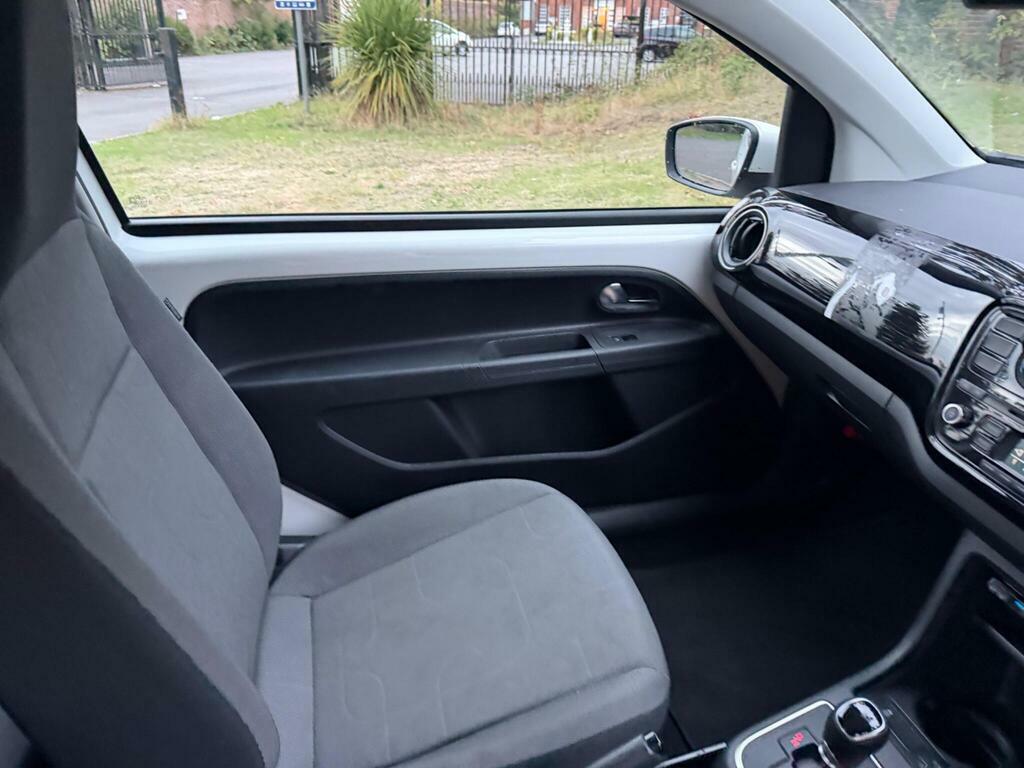 Volkswagen Up 1.0 High Up 74 Bhp Silver #27