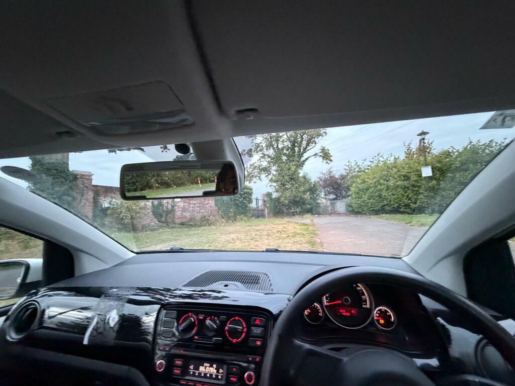 Volkswagen Up 1.0 High Up 74 Bhp Silver #38