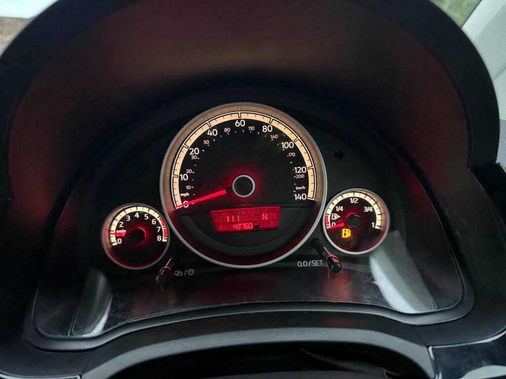 Volkswagen Up 1.0 High Up 74 Bhp Silver #36