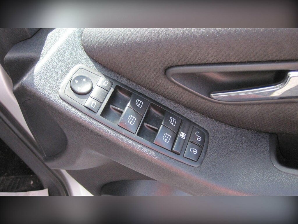 Mercedes-Benz A Class 1.5 A150 Special Edition Cvt Black #42