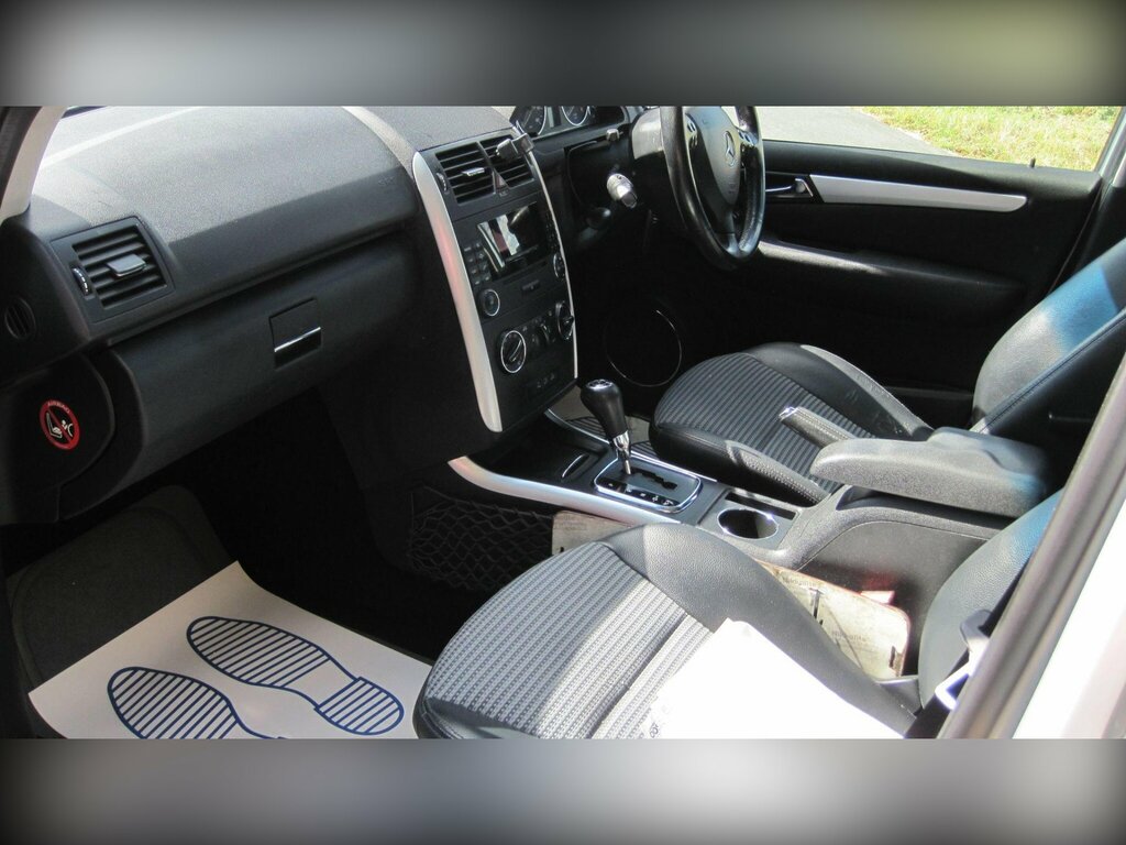 Mercedes-Benz A Class 1.5 A150 Special Edition Cvt Black #30