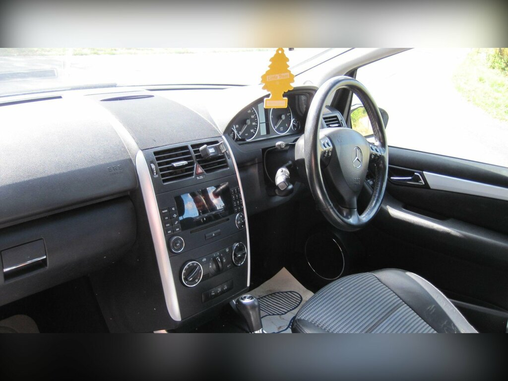 Mercedes-Benz A Class 1.5 A150 Special Edition Cvt Black #29