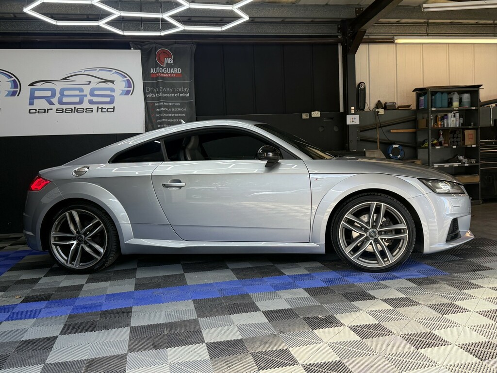 Audi TT 2.0 Tdi Black Edition Silver #5