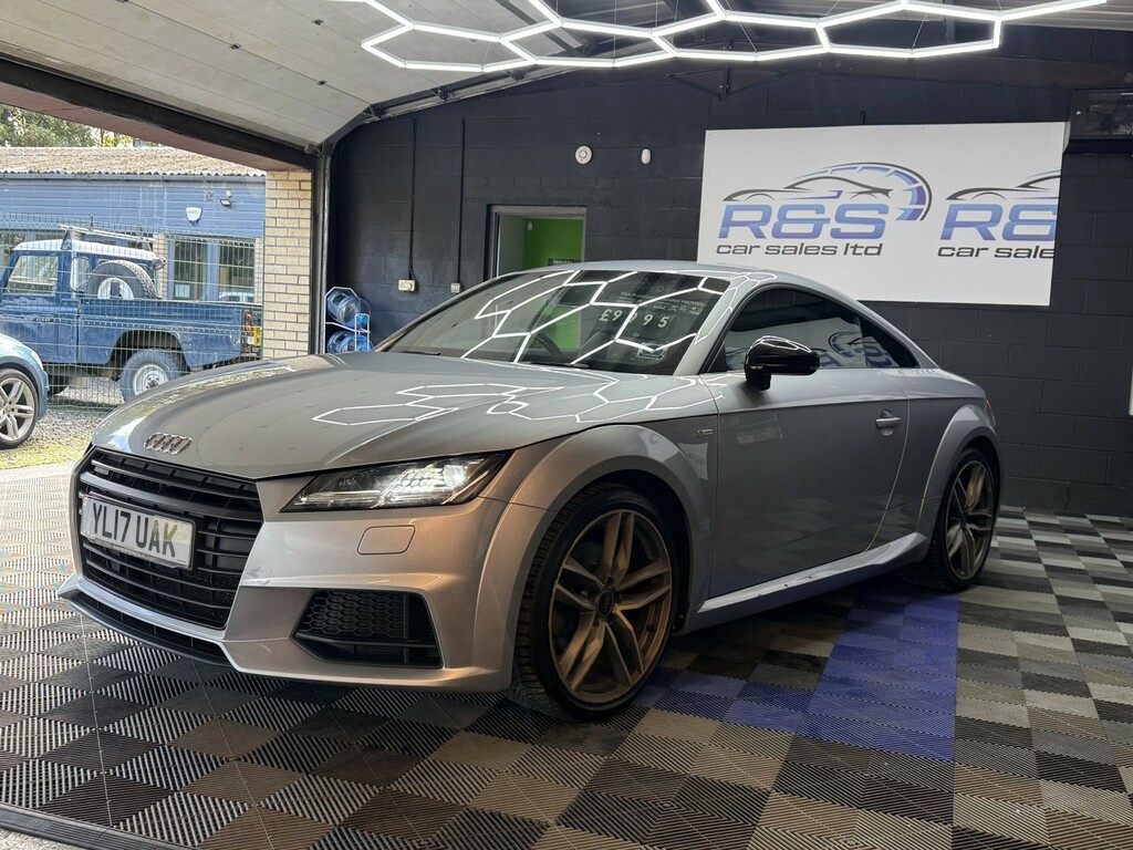 Audi TT 2.0 Tdi Black Edition Silver #4