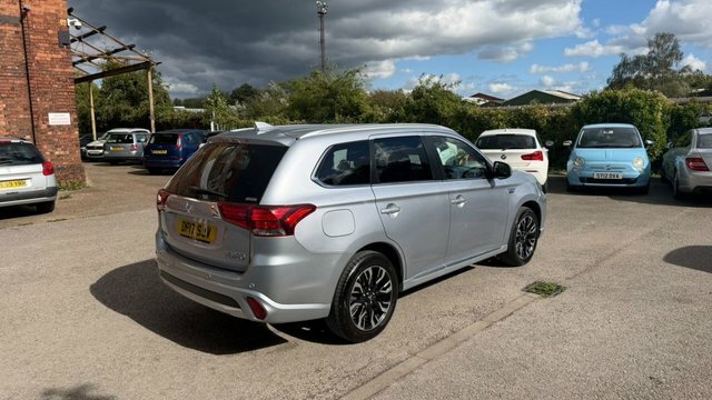 Mitsubishi Outlander Phev 4Hs Silver #2