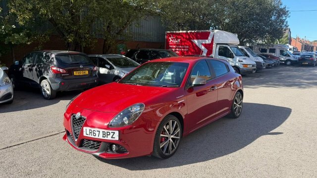 Alfa Romeo Giulietta Hatchback Red #3