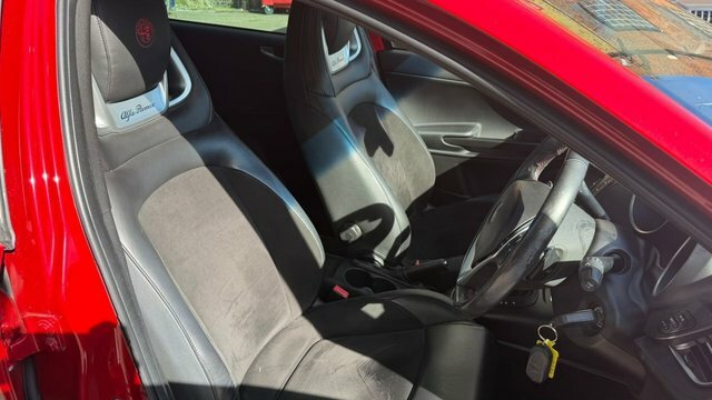 Alfa Romeo Giulietta Hatchback Red #5