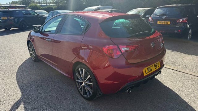 Alfa Romeo Giulietta Hatchback Red #2