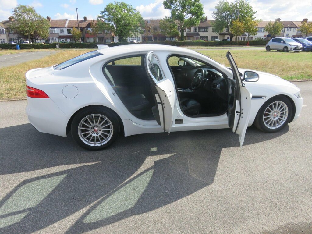 Jaguar XE 2.0D Prestige Euro 6 Ss  #19