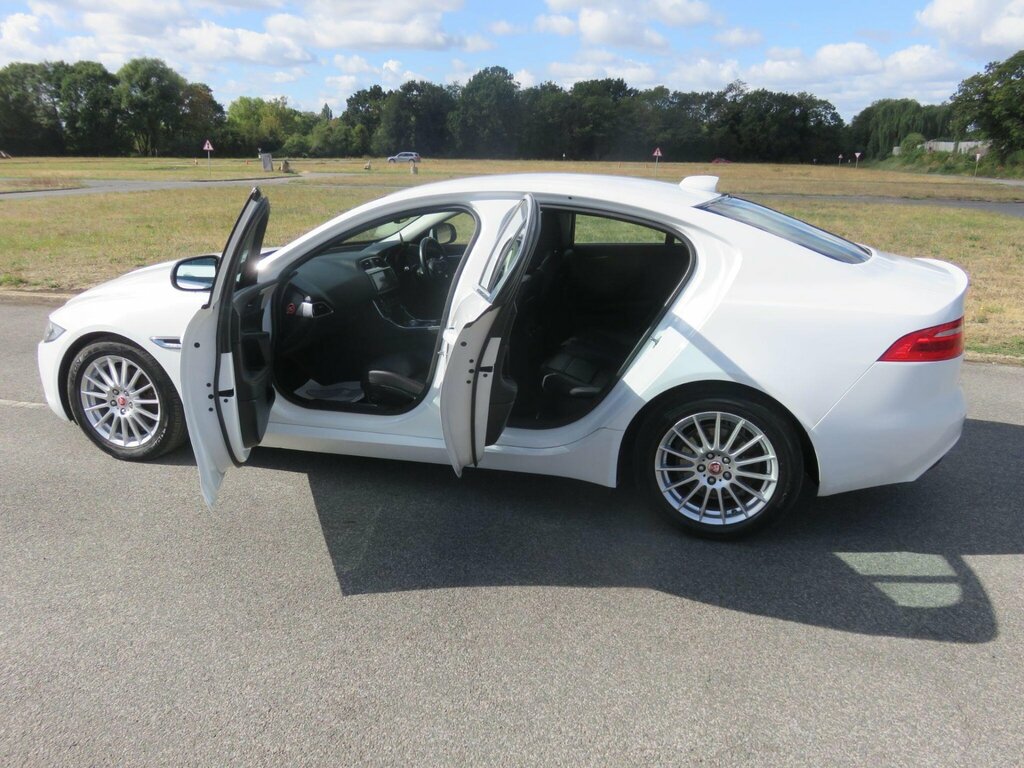 Jaguar XE 2.0D Prestige Euro 6 Ss  #17
