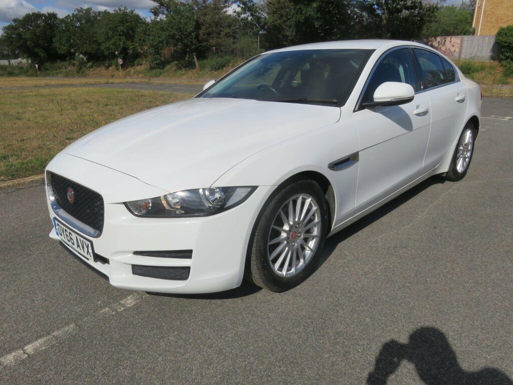 Jaguar XE 2.0D Prestige Euro 6 Ss White #3