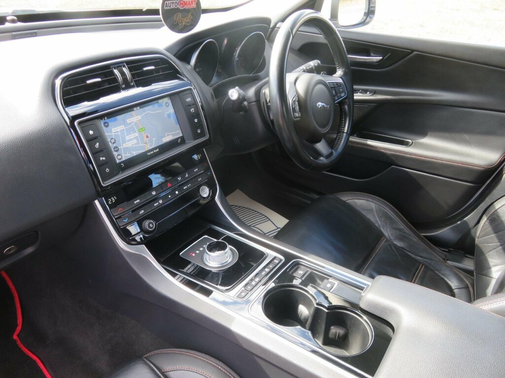 Jaguar XE 2.0D Prestige Euro 6 Ss  #42