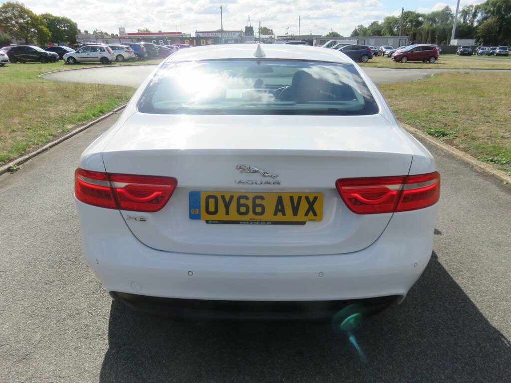 Jaguar XE 2.0D Prestige Euro 6 Ss  #13
