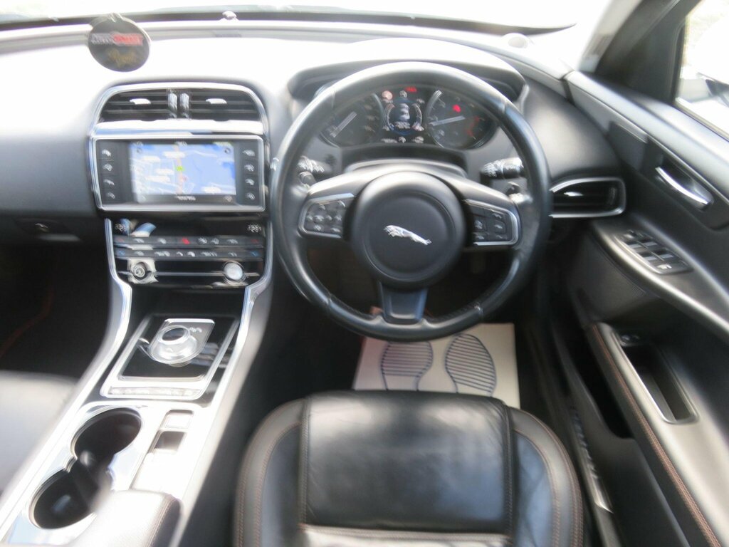 Jaguar XE 2.0D Prestige Euro 6 Ss  #39
