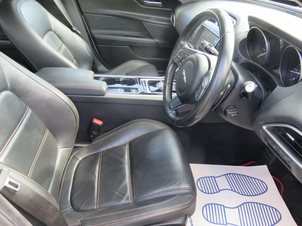 Jaguar XE 2.0D Prestige Euro 6 Ss  #37