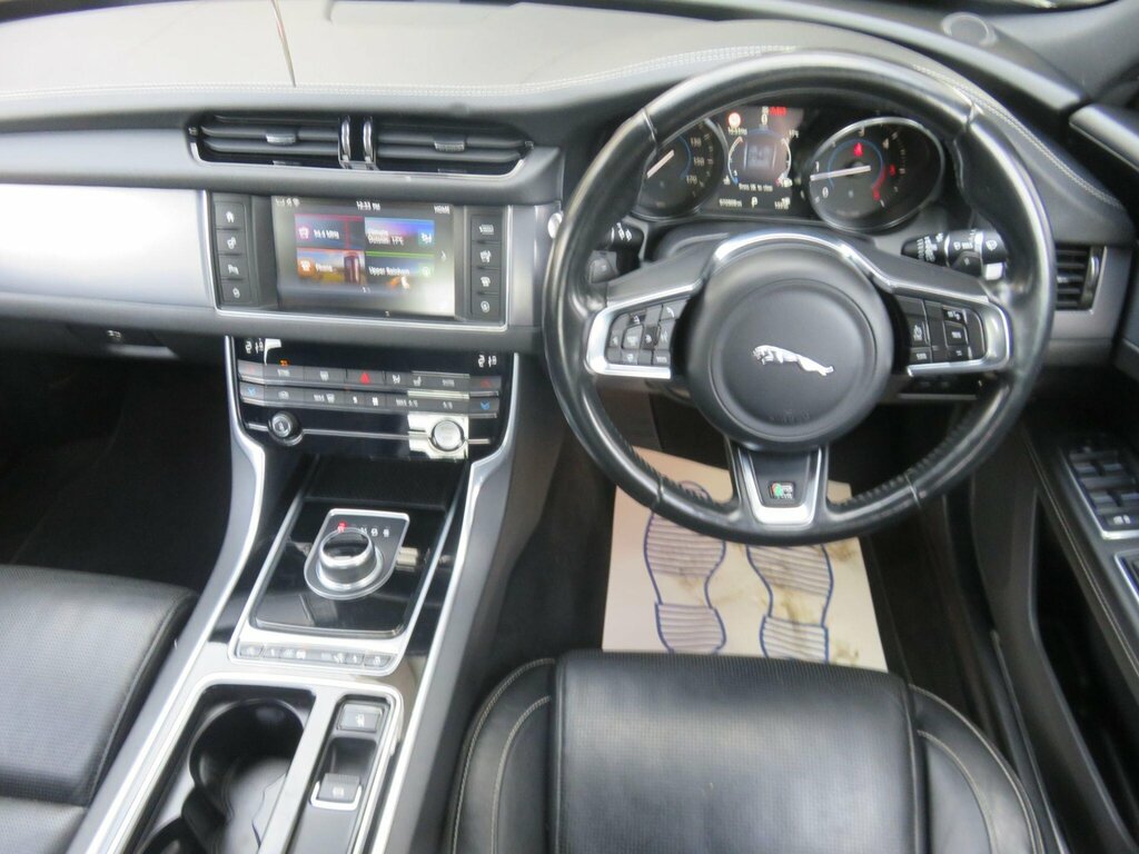 Jaguar XF 2.0D R-sport Red #38
