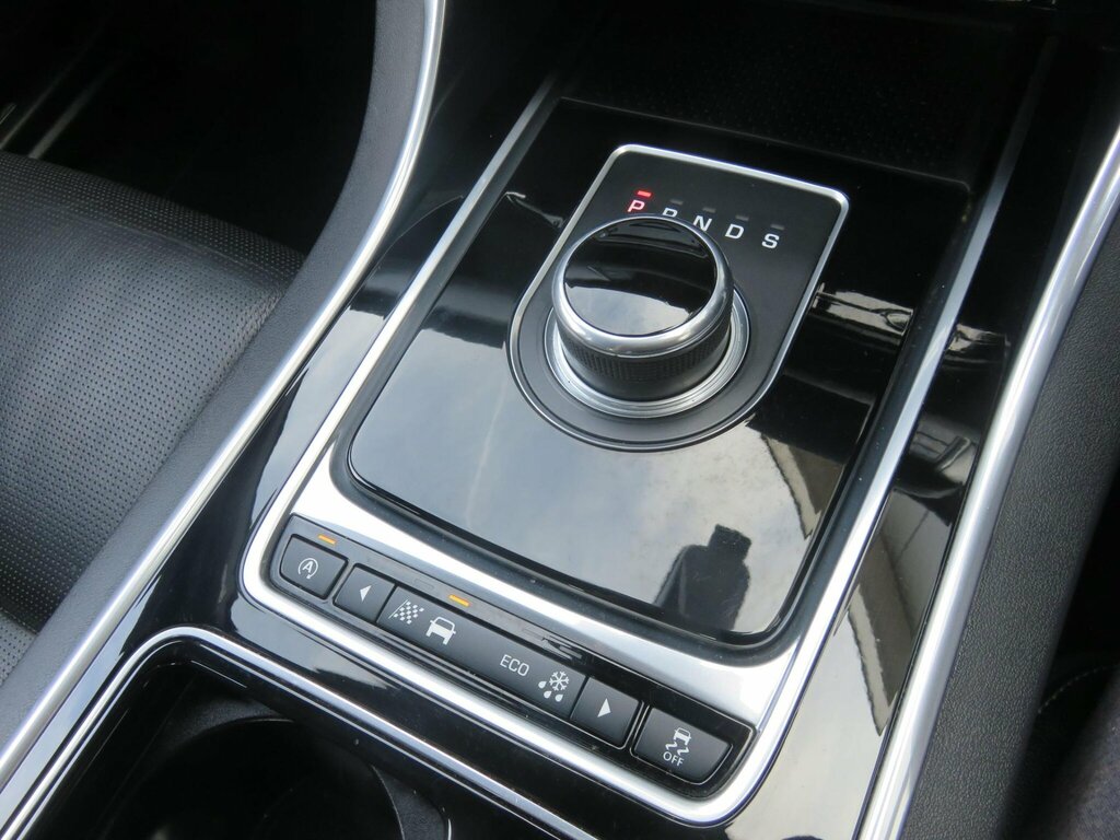 Jaguar XF 2.0D R-sport Red #36