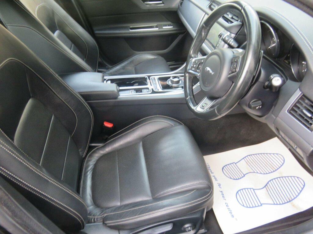 Jaguar XF 2.0D R-sport Red #20