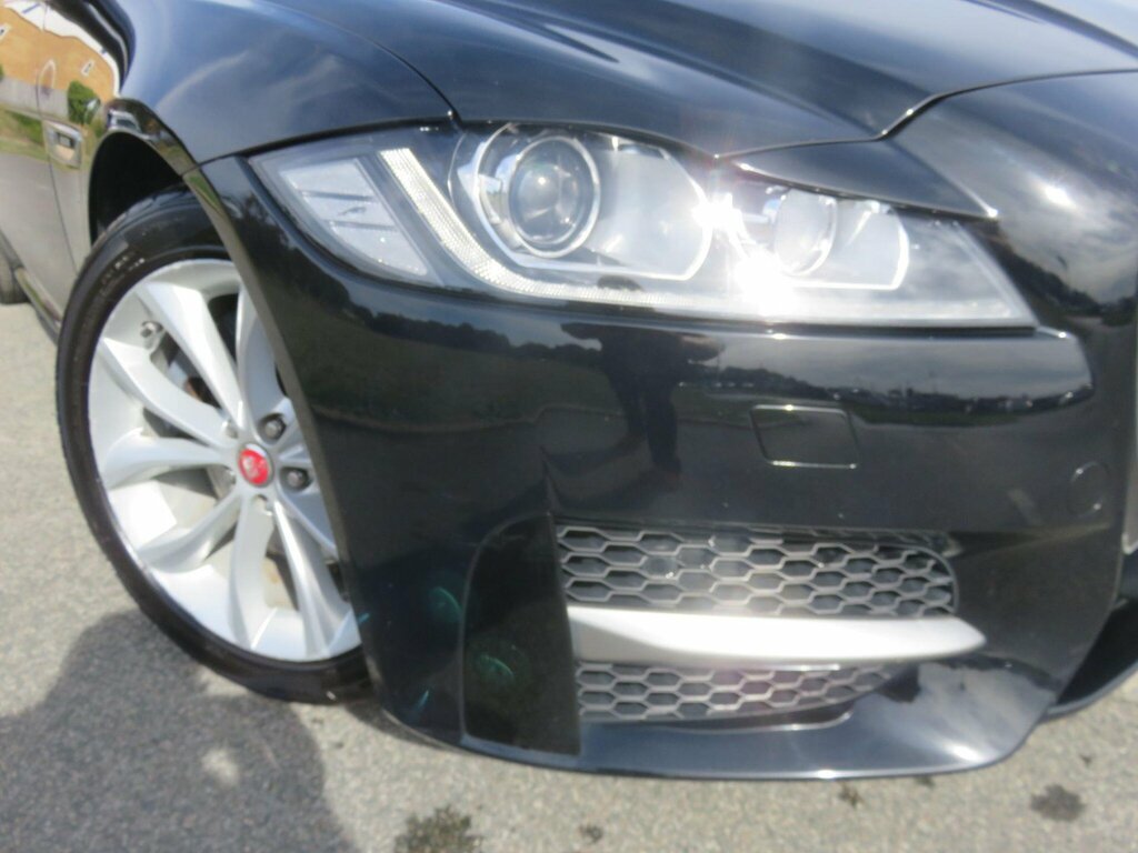Jaguar XF 2.0D R-sport Red #10