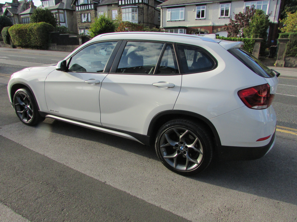 BMW X1 Xdrive20d Xline White #3