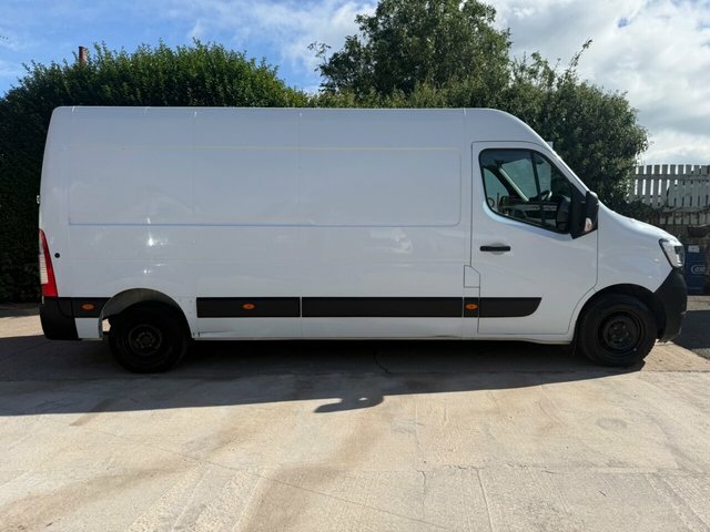 Renault Master 2.3 Dci 35 Business Panel Van F MD72OGA White #2