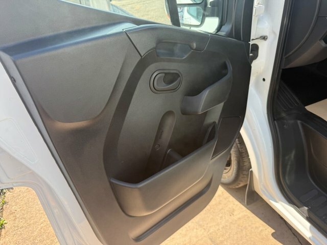 Renault Master Diesel White #12