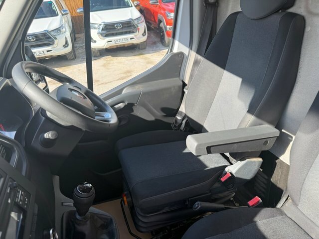 Renault Master Diesel White #18