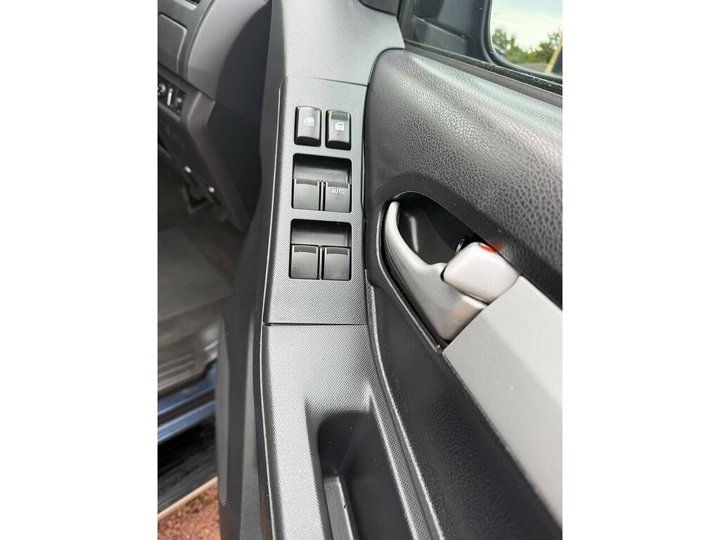 Isuzu D-Max 2.5 Td Yukon 4X4 15,982 Car Details  #9