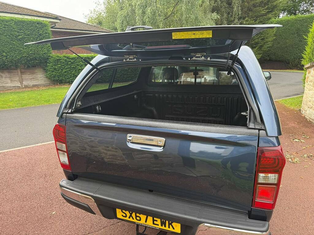 Isuzu D-Max 2.5 Td Yukon 4X4 15,982 Car Details  #5