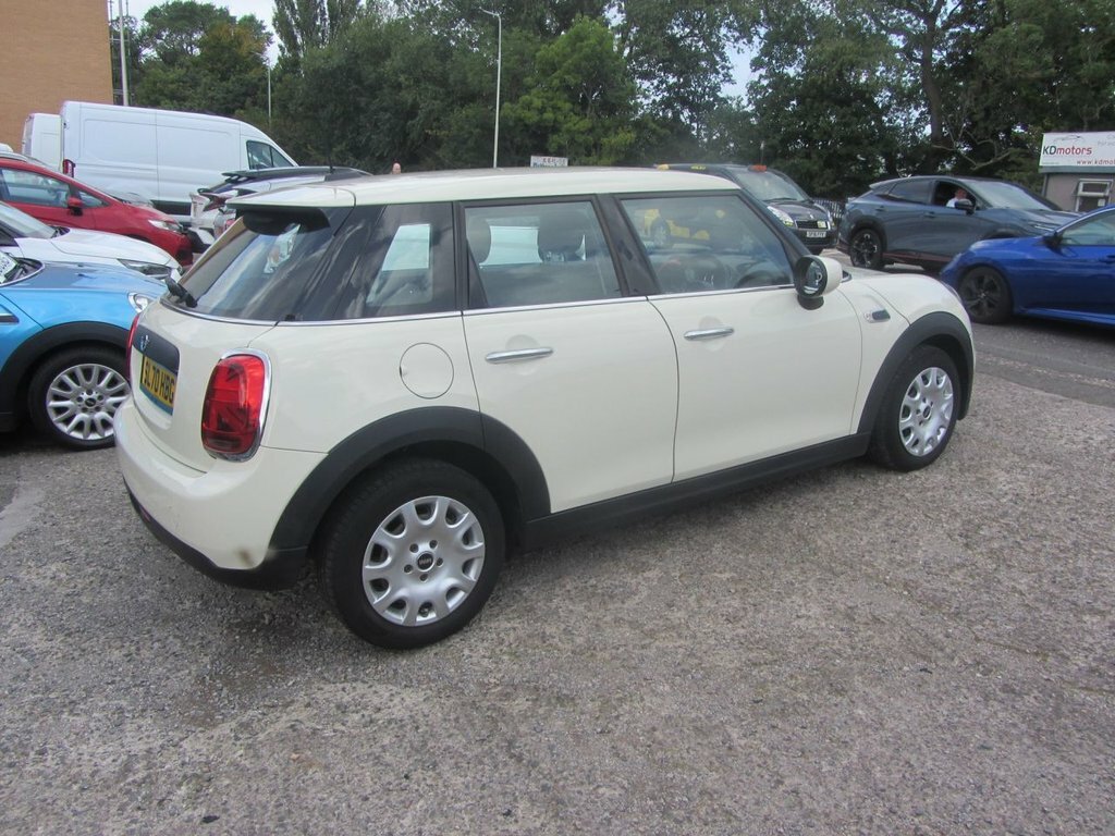 Mini Hatch 1.5L One Classic White #5