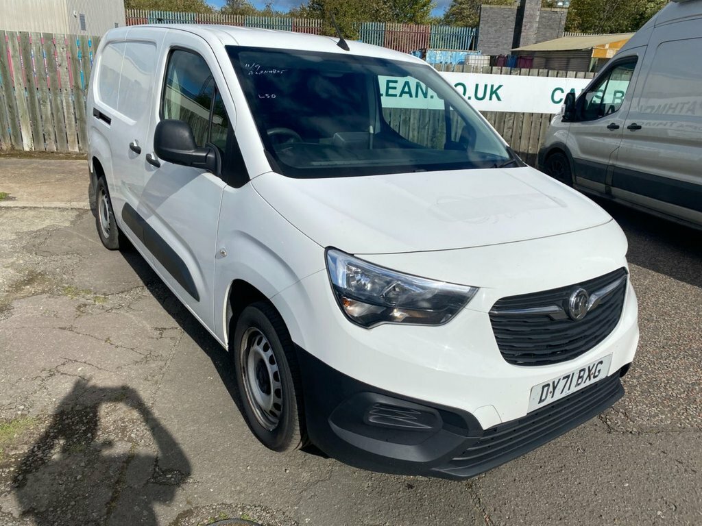 Vauxhall Combo 1.5L Dynamic White
