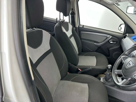 Dacia Duster 4X4 Fsh Great Value Blue #9
