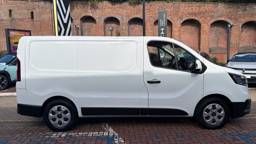 Renault Trafic Renault Trafic Sl30 90Kw 52Kwh Advance Van White #2