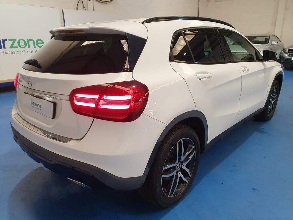 Mercedes-Benz GLA Class Estate #3
