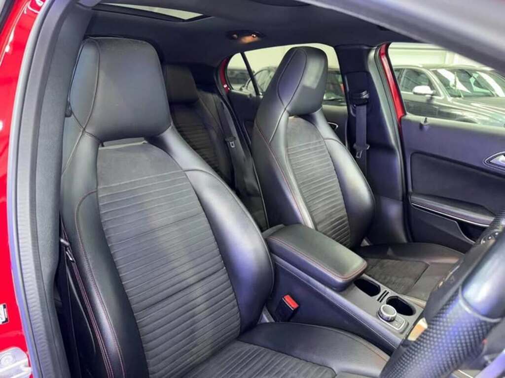 Mercedes-Benz GLA Class Gla 180 Urban Edition Black #1