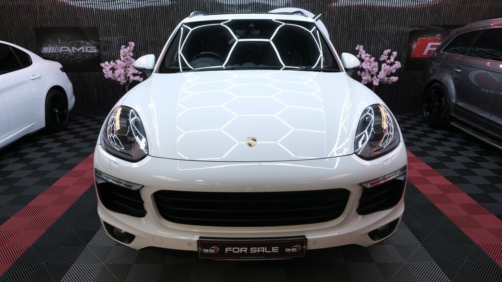 Porsche Cayenne Suv 3.0 V6 E-hybrid S 201515 White #2