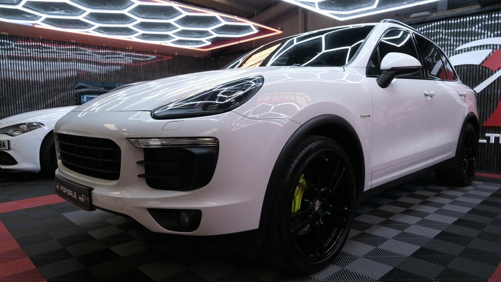 Porsche Cayenne Suv 3.0 V6 E-hybrid S 201515 White