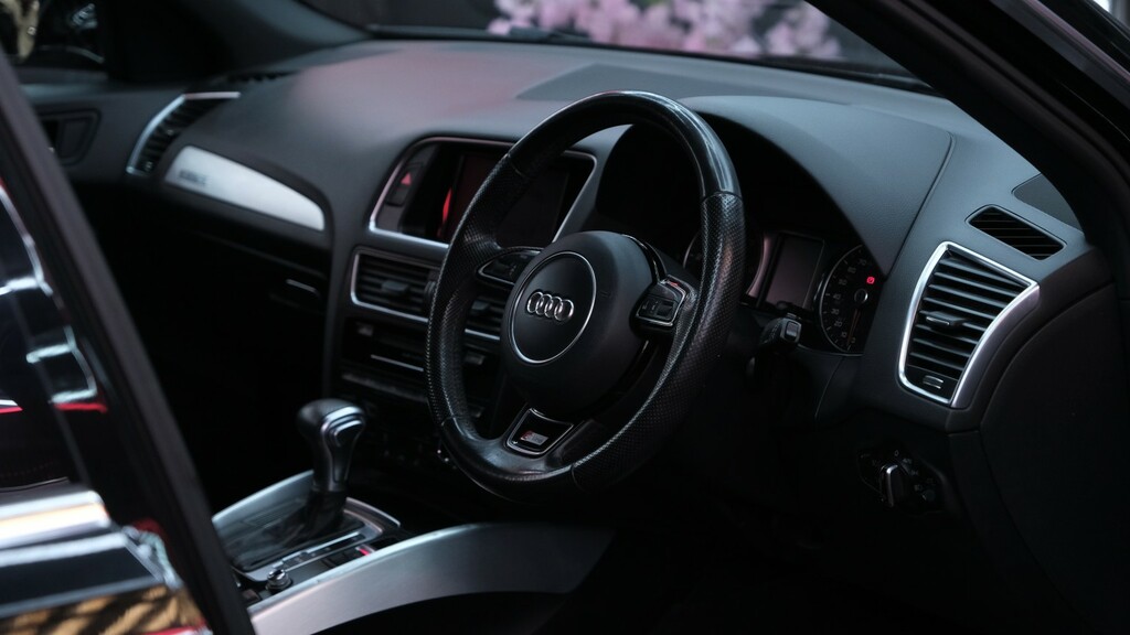 Audi Q5 2.0 Tdi S Line Plus Black #4