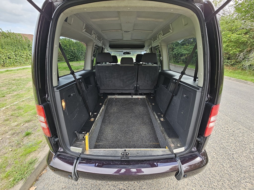 Volkswagen Caddy Maxi Life Mpv Blue #8