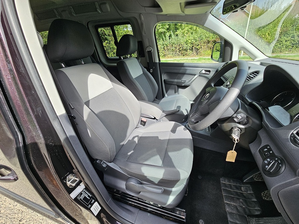 Volkswagen Caddy Maxi Life Mpv Blue #12