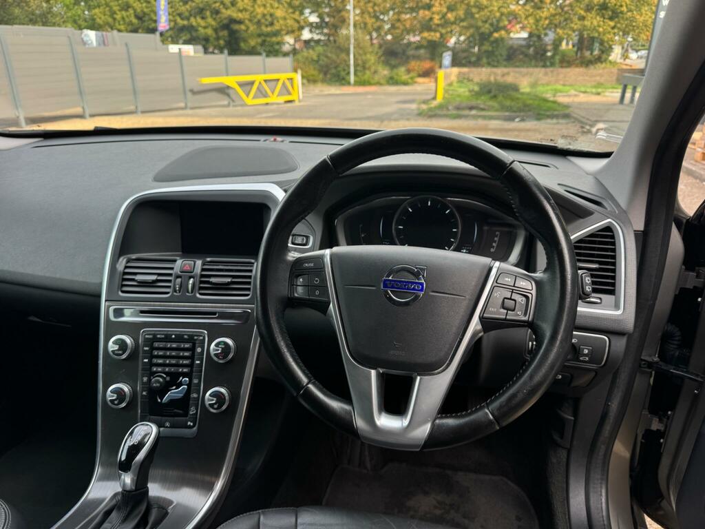 Volvo XC60 2.0 D4 R-design Lux 188 Bhp Black #12